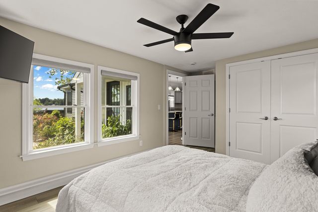 17 Shore Ave, Lakeville, MA 02347