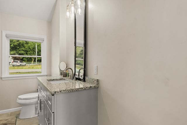 17 Shore Ave, Lakeville, MA 02347