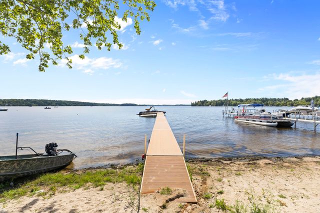 17 Shore Ave, Lakeville, MA 02347