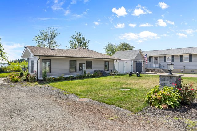 17 Shore Ave, Lakeville, MA 02347