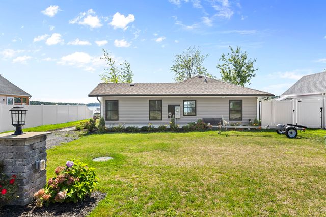 17 Shore Ave, Lakeville, MA 02347