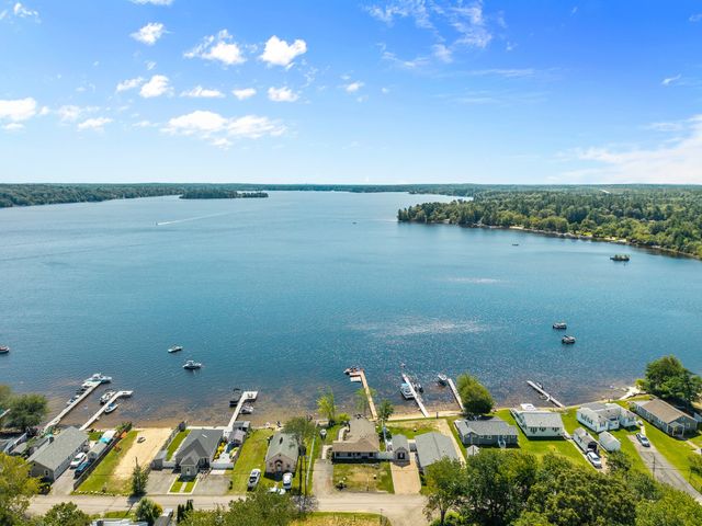 17 Shore Ave, Lakeville, MA 02347