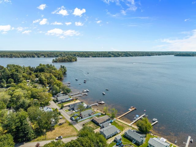 17 Shore Ave, Lakeville, MA 02347