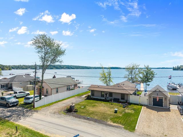 17 Shore Ave, Lakeville, MA 02347