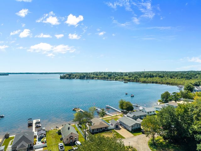 17 Shore Ave, Lakeville, MA 02347