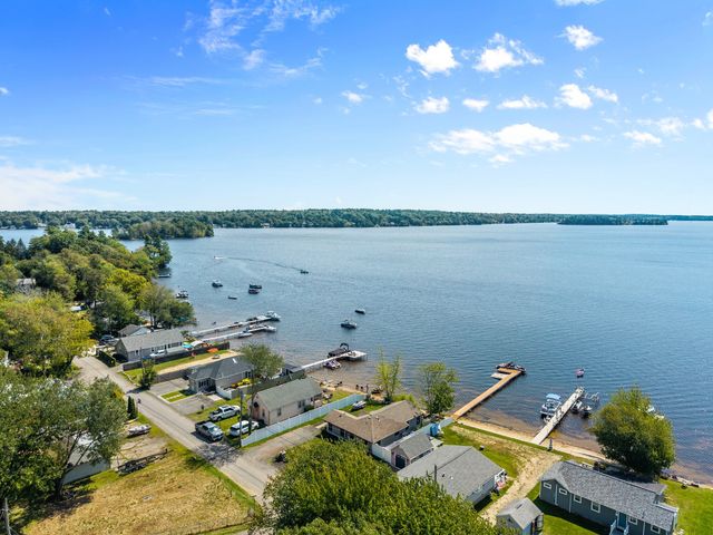 17 Shore Ave, Lakeville, MA 02347