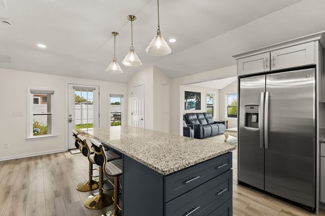 17 Shore Ave, Lakeville, MA 02347