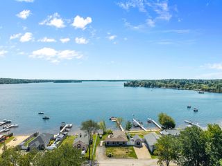 17 Shore Ave, Lakeville, MA 02347