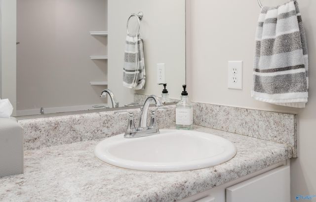 7211 Elmcroft Avenue NW, Huntsville, AL 35806