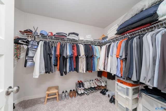 7211 Elmcroft Avenue NW, Huntsville, AL 35806