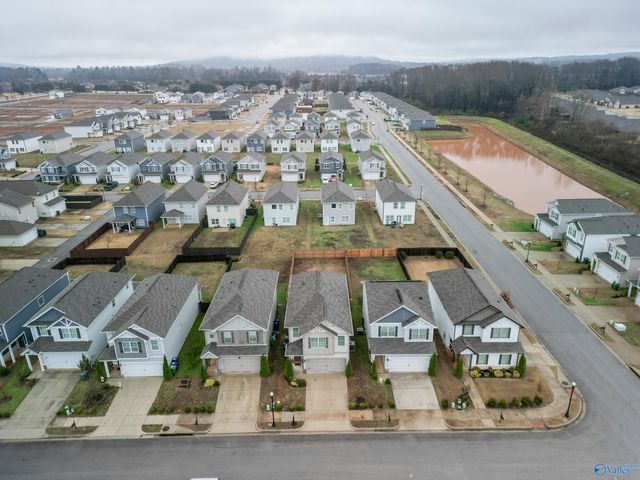 7211 Elmcroft Avenue NW, Huntsville, AL 35806