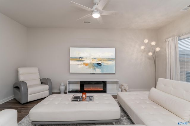 7211 Elmcroft Avenue NW, Huntsville, AL 35806