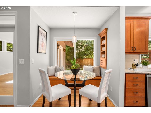 5002 Sw ORCHARD Ln, Portland, OR 97219