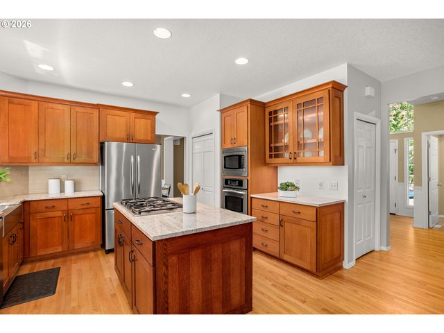 5002 Sw ORCHARD Ln, Portland, OR 97219
