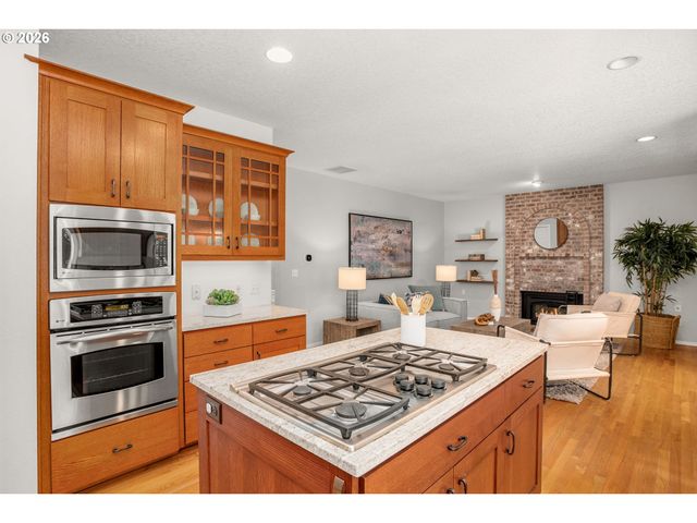 5002 Sw ORCHARD Ln, Portland, OR 97219