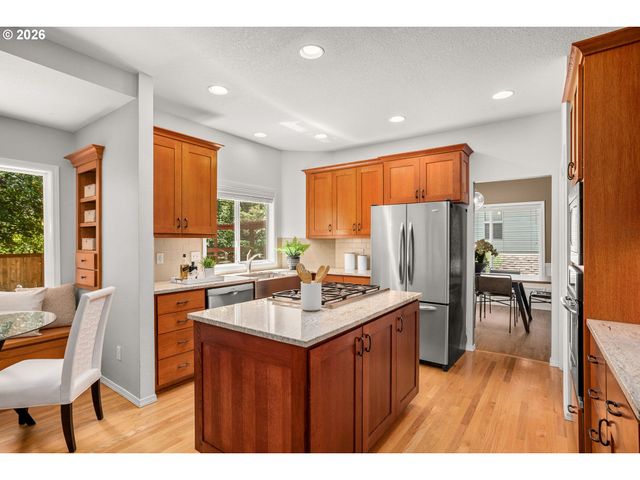 5002 Sw ORCHARD Ln, Portland, OR 97219