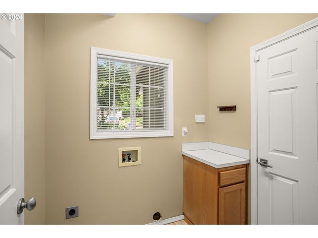 5002 Sw ORCHARD Ln, Portland, OR 97219