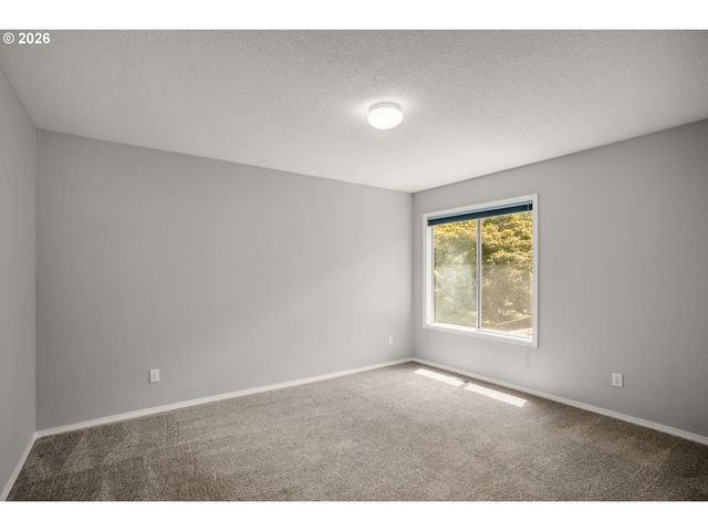 5002 Sw ORCHARD Ln, Portland, OR 97219