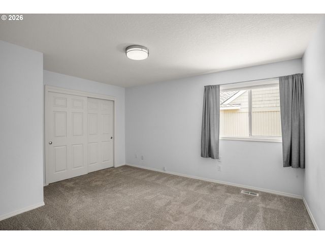 5002 Sw ORCHARD Ln, Portland, OR 97219