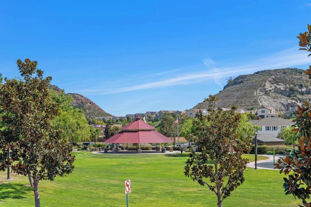 21516 Harmony Village Dr, Escondido, CA 92029