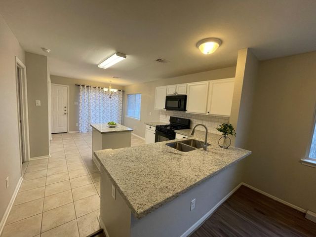 1603 Nichole Woods Drive, Houston, TX 77047
