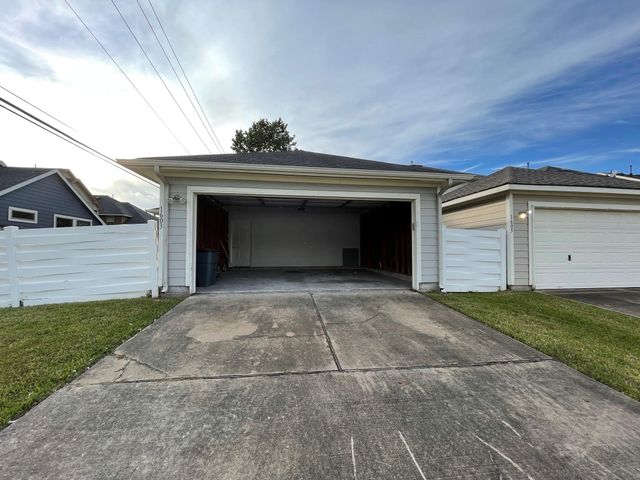 1603 Nichole Woods Drive, Houston, TX 77047