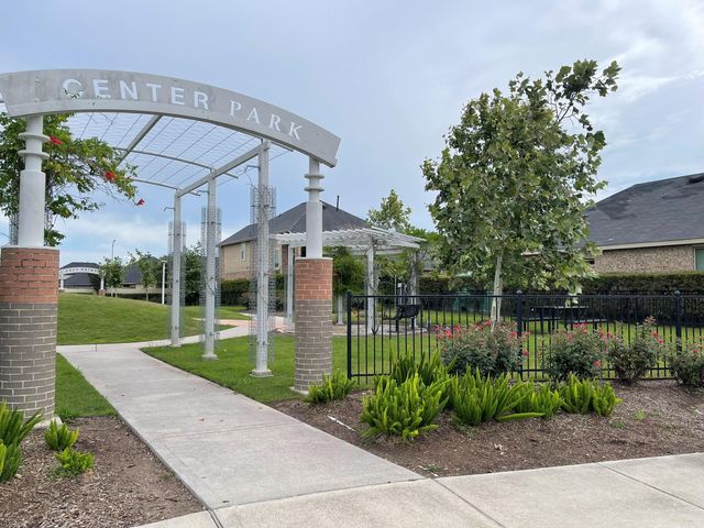 1603 Nichole Woods Drive, Houston, TX 77047