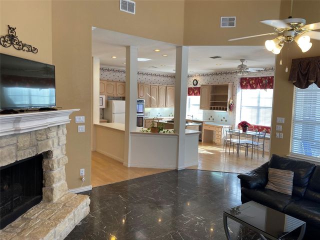 7521 England Drive, Plano, TX 75025