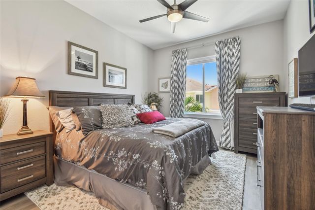 17 FRANKLIN COURT S C, St Petersburg, FL 33711