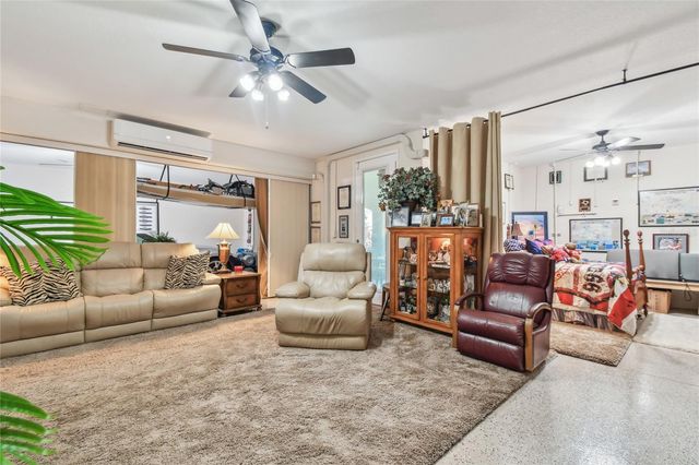 17 FRANKLIN COURT S C, St Petersburg, FL 33711