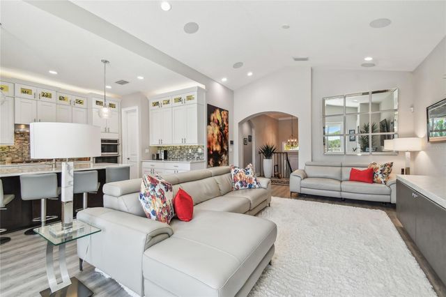 17 FRANKLIN COURT S C, St Petersburg, FL 33711