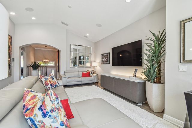 17 FRANKLIN COURT S C, St Petersburg, FL 33711