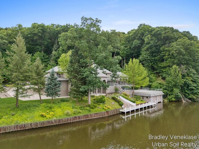 7635 Sandy Hollow Lane Se, Cascade Twp, MI 49302