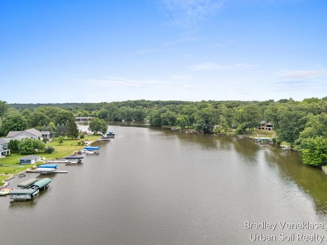 7635 Sandy Hollow Lane Se, Cascade Twp, MI 49302