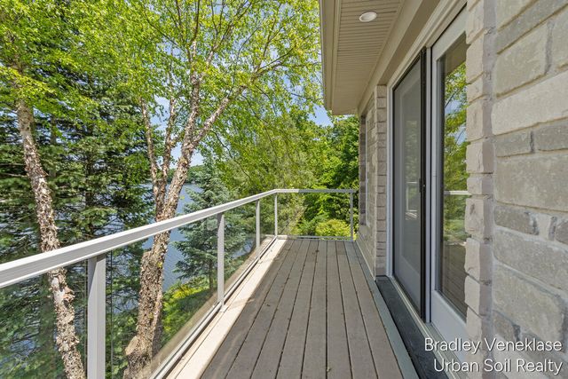 7635 Sandy Hollow Lane Se, Cascade Twp, MI 49302