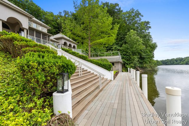 7635 Sandy Hollow Lane Se, Cascade Twp, MI 49302