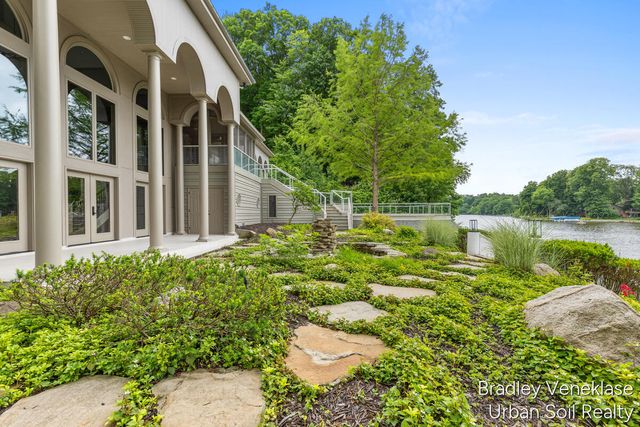 7635 Sandy Hollow Lane Se, Cascade Twp, MI 49302