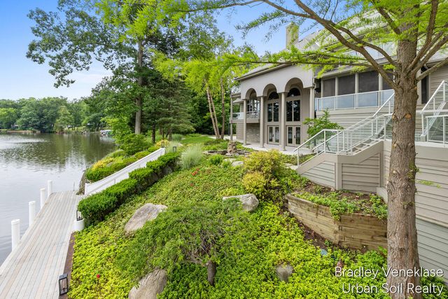 7635 Sandy Hollow Lane Se, Cascade Twp, MI 49302