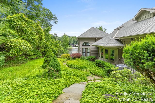 7635 Sandy Hollow Lane Se, Cascade Twp, MI 49302