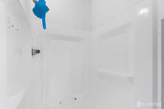 68 W edward Street, Iselin, NJ 08830