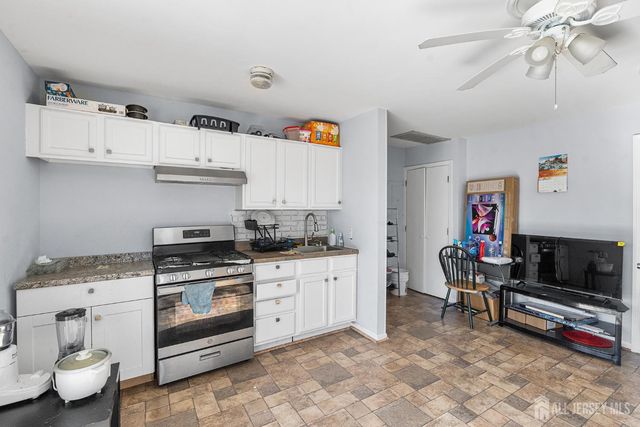 68 W edward Street, Iselin, NJ 08830