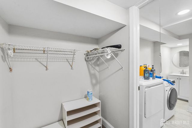 68 W edward Street, Iselin, NJ 08830