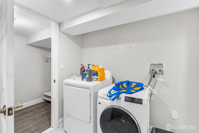 68 W edward Street, Iselin, NJ 08830