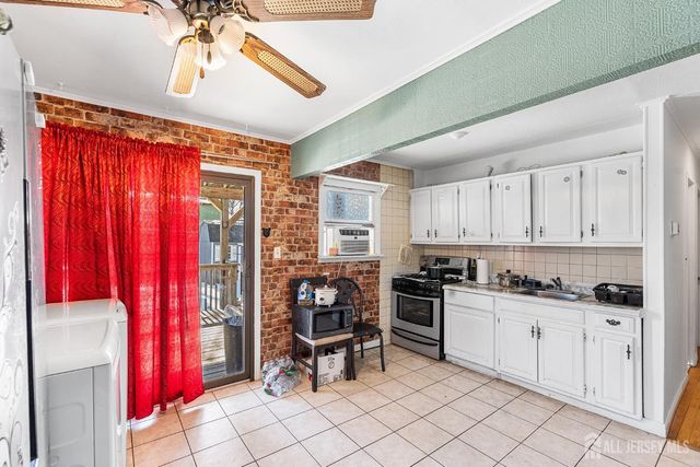 68 W edward Street, Iselin, NJ 08830