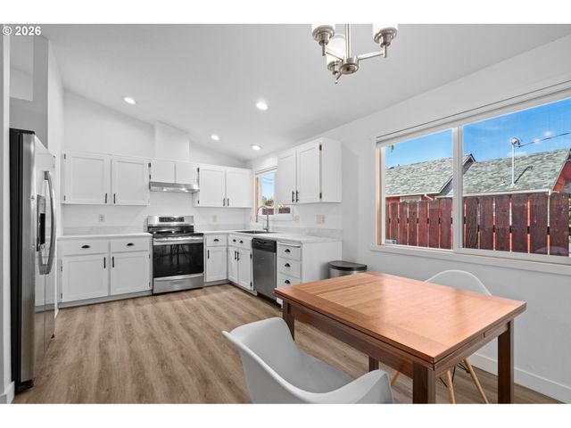 8540 Se 66TH Ave, Portland, OR 97206