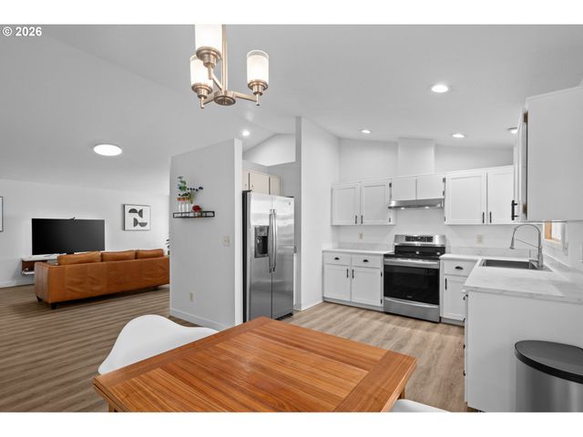 8540 Se 66TH Ave, Portland, OR 97206