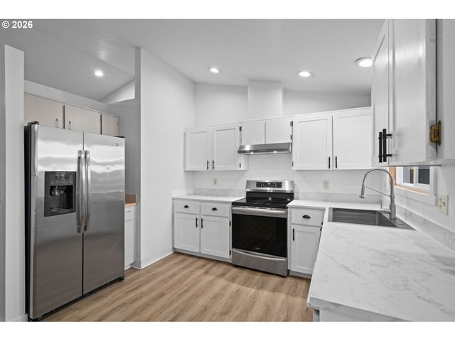 8540 Se 66TH Ave, Portland, OR 97206