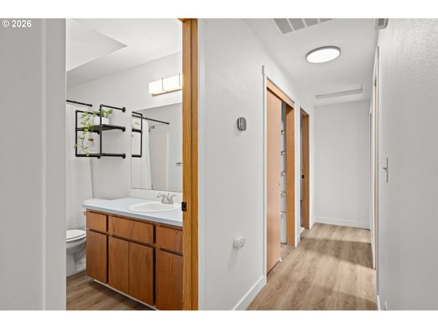 8540 Se 66TH Ave, Portland, OR 97206