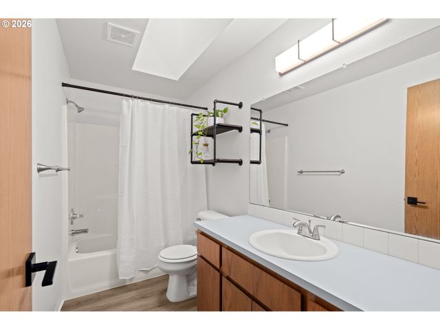 8540 Se 66TH Ave, Portland, OR 97206