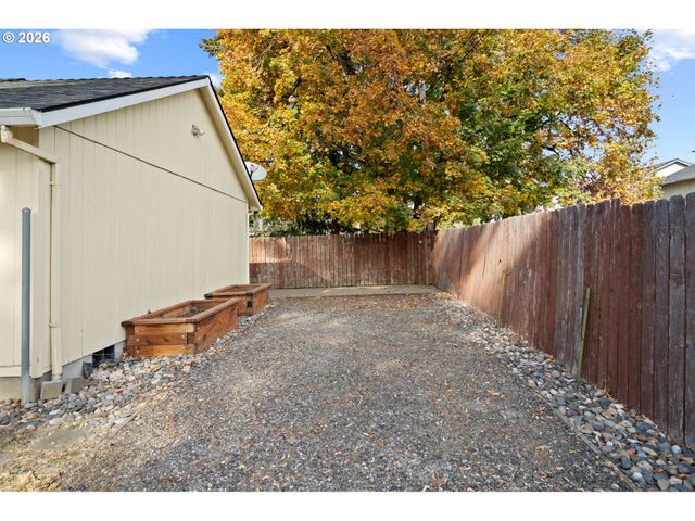 8540 Se 66TH Ave, Portland, OR 97206